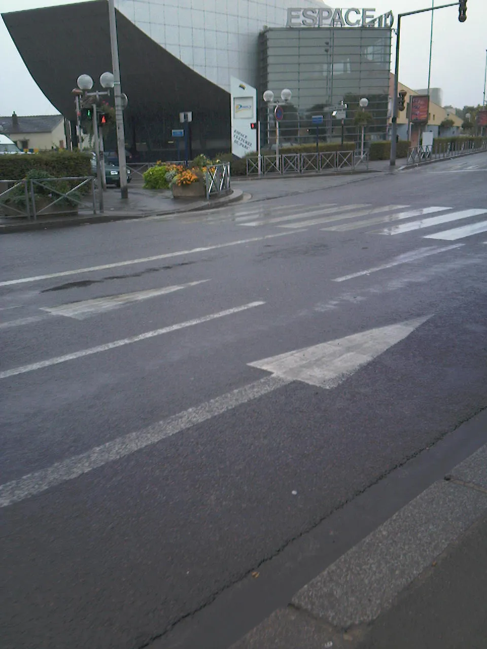 L'espace culturel de Drancy, dit "Le Bateau"