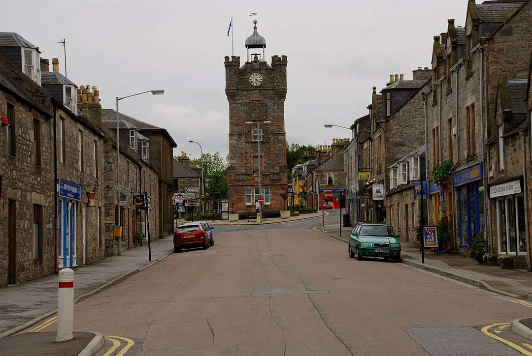 Dufftown clock tower from the north (at 21 minutes after 6 :-)
