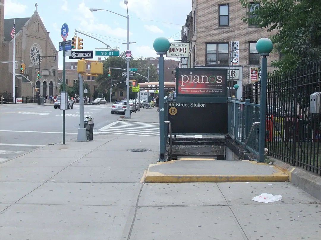 Stair to 95th Street and 4th Avenue from the 95th Street (R) station