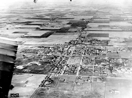Compton, 1920.