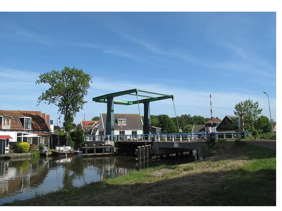Edam, drawbridge