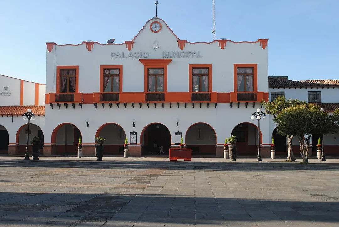 This is a photo of a monument in Mexico, identified by ID