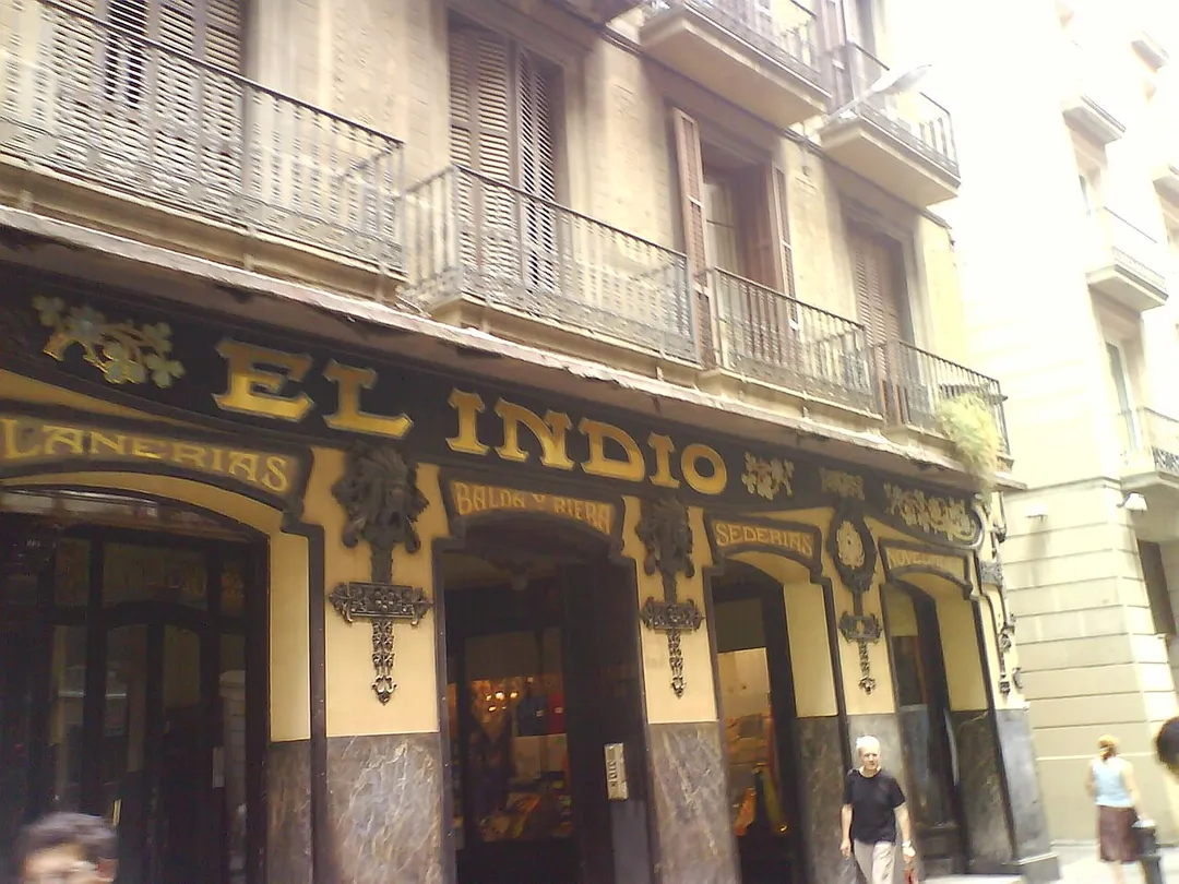 Carrer del Carme. A large traditional shop in Carrer del Carme.