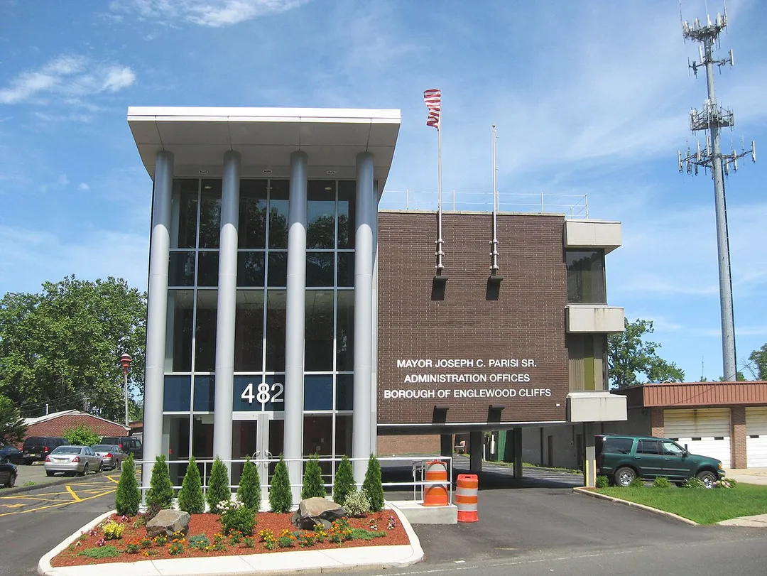 Looking northwest at en:Englewood Cliffs, New Jersey municipal building (police, etc) on a sunny late morning.