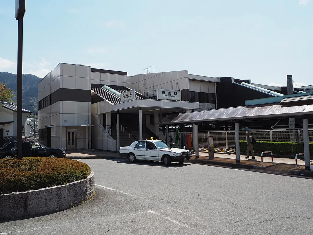 North entrance of Enzan Station