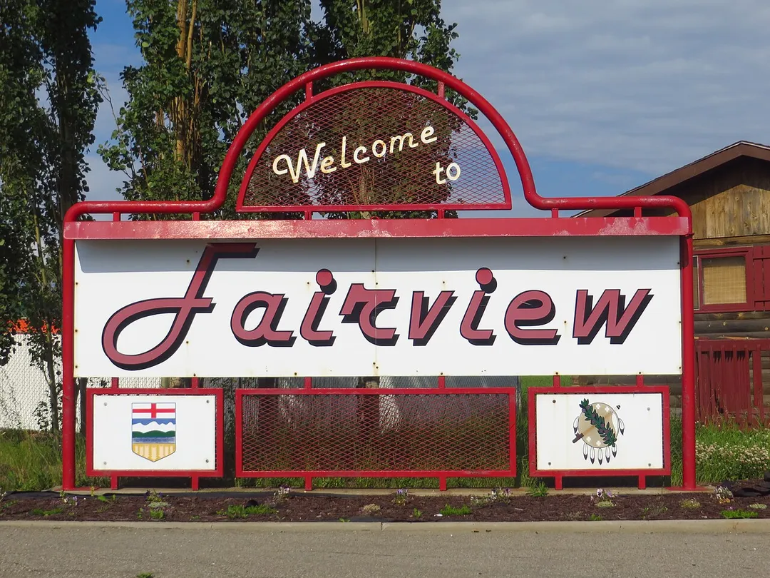 A sign welcoming drivers to the Town of Fairview