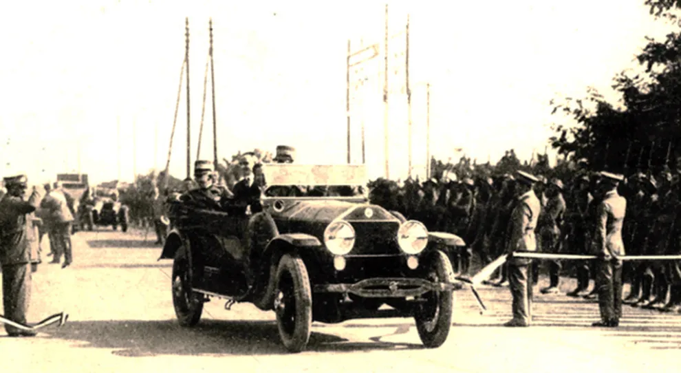 King Vittorio Emanuele III di Savoia in a Lancia Trikappa at the opening of the Autostrada dei Laghi on September 21, 1924.