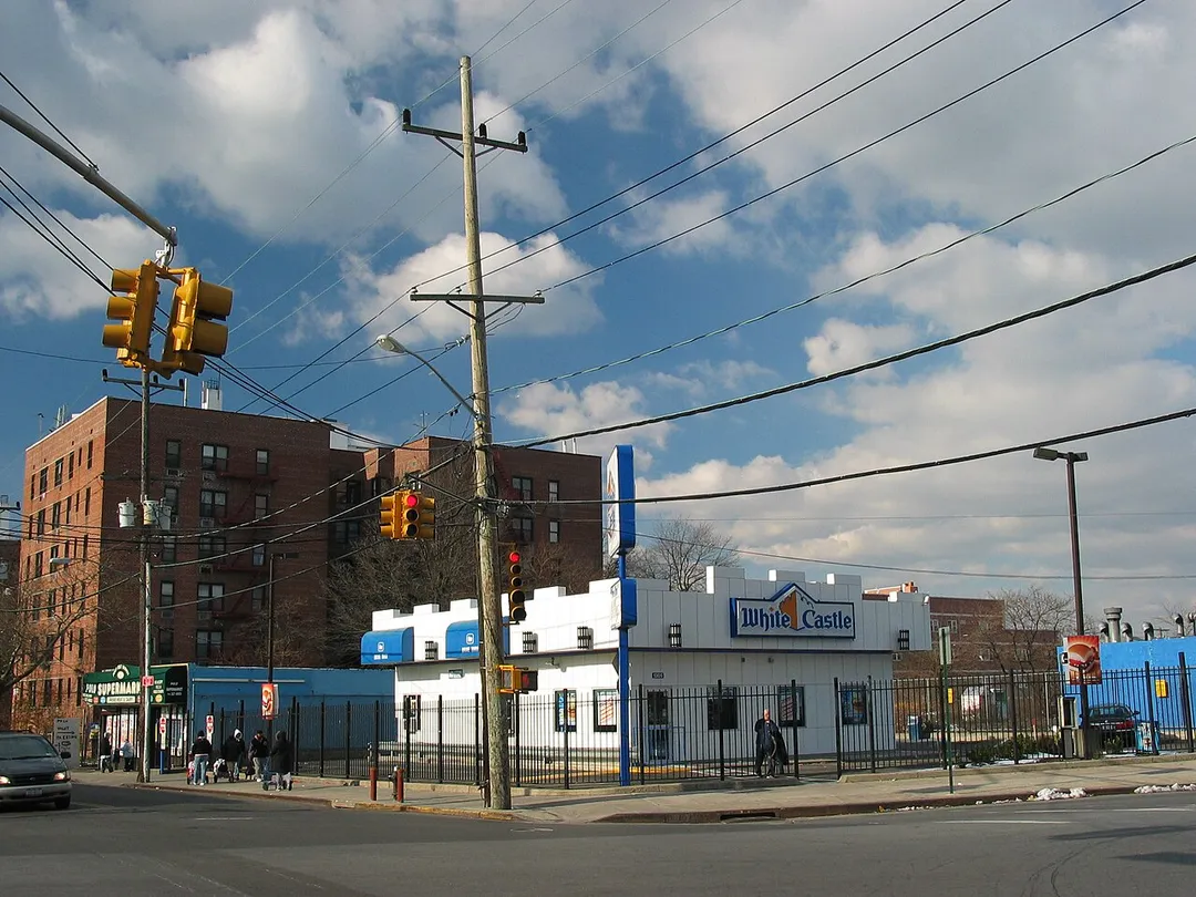 White Castle at the corner of Mott Ave and Baech Channel Dr, Queens, NY, USA (Google Maps)