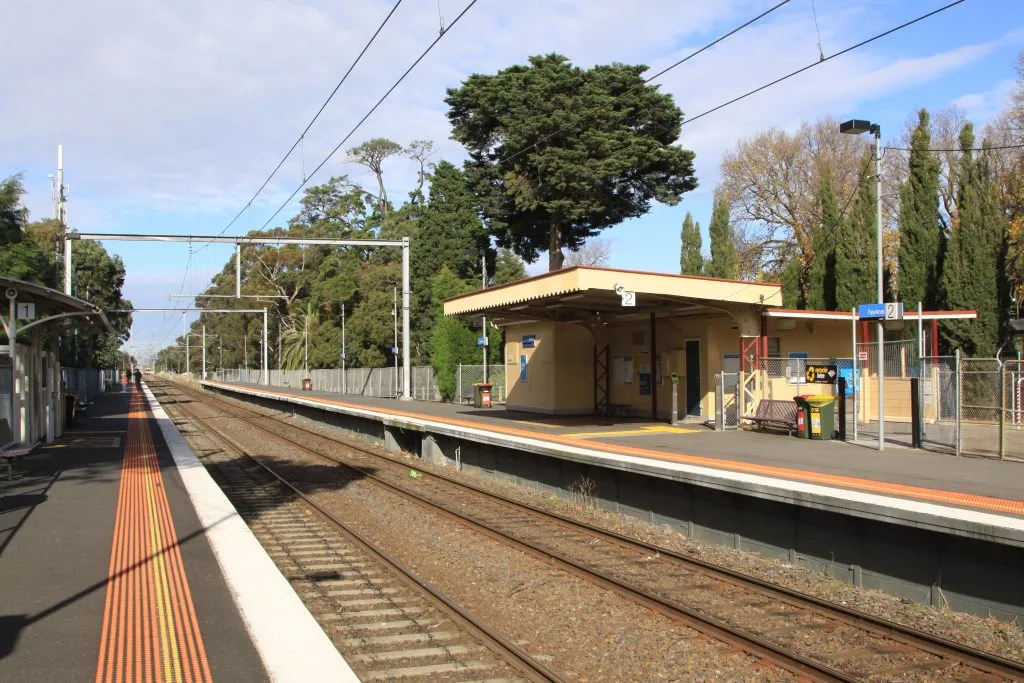 Looking towards the city from platform 1 at w:Fawkner railway station, Melbourne