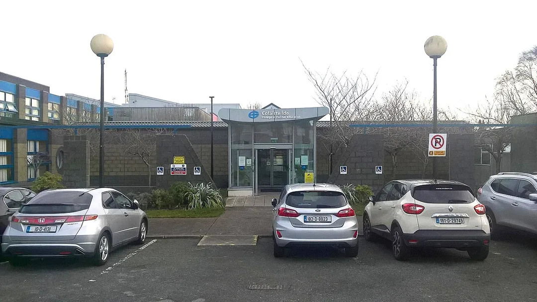 Main entrance to Coláiste Íde College of Further Education.