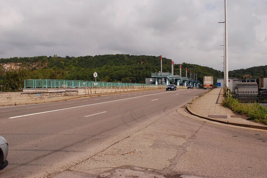 Le pont-barrage d'Ivoz-Ramet, sur la Meuse à Flémalle.