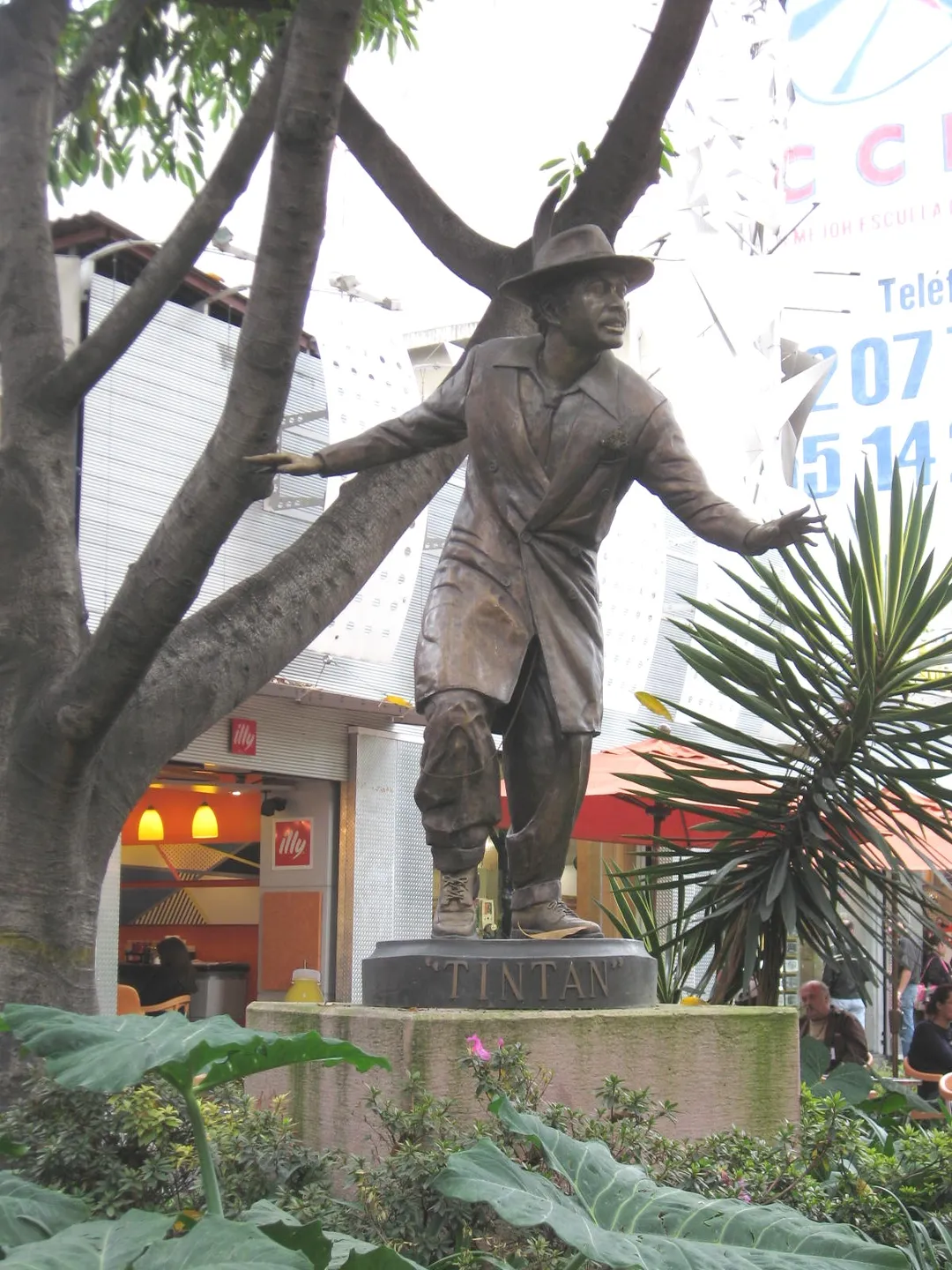Statue of German Valdes or Tin Tan on Genova Street in "Zona Rosa" of Mexico City