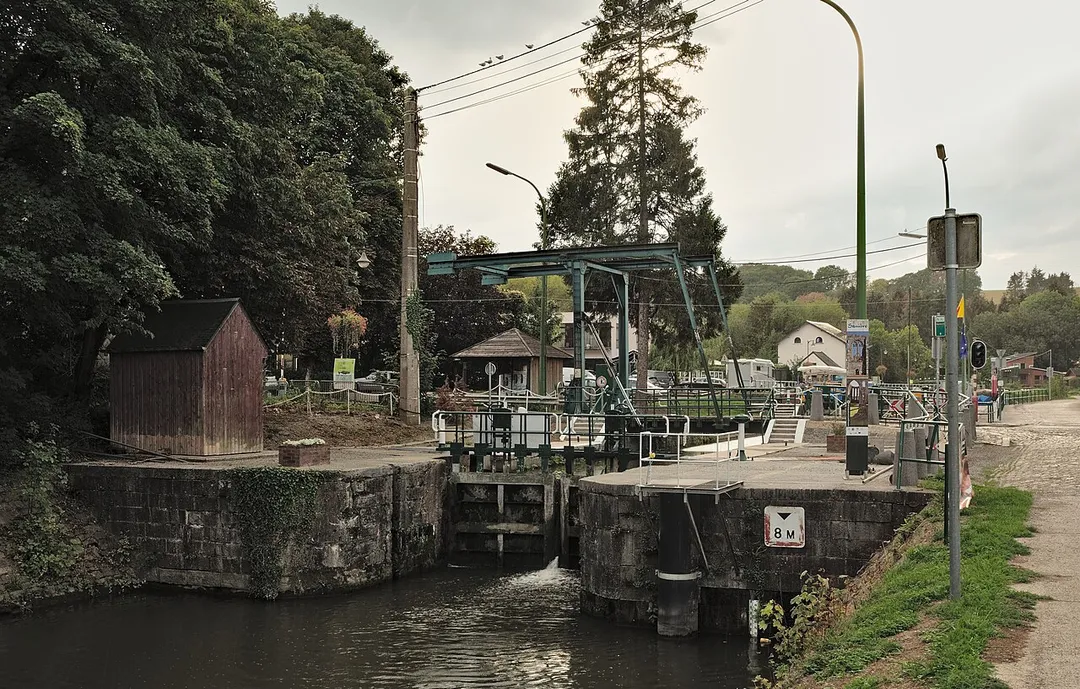 This photo of immovable heritage has been taken in the Walloon Region