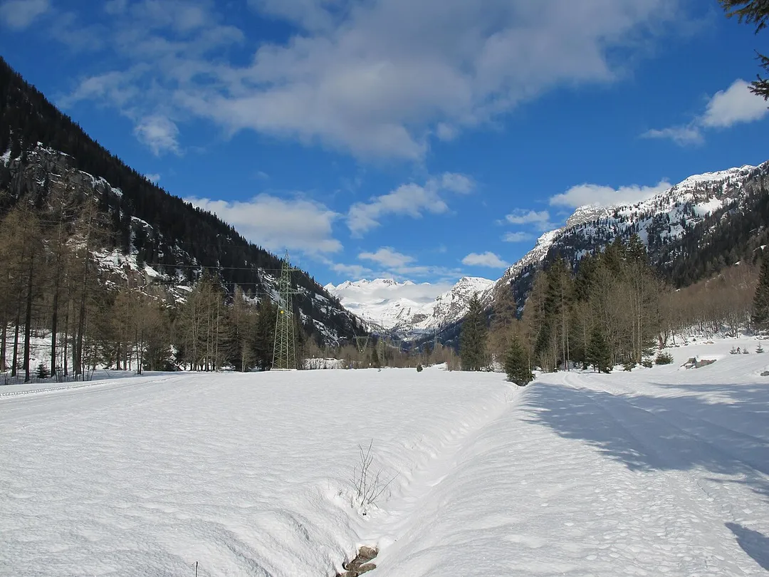 Vista dei monti della Val Formazza.
