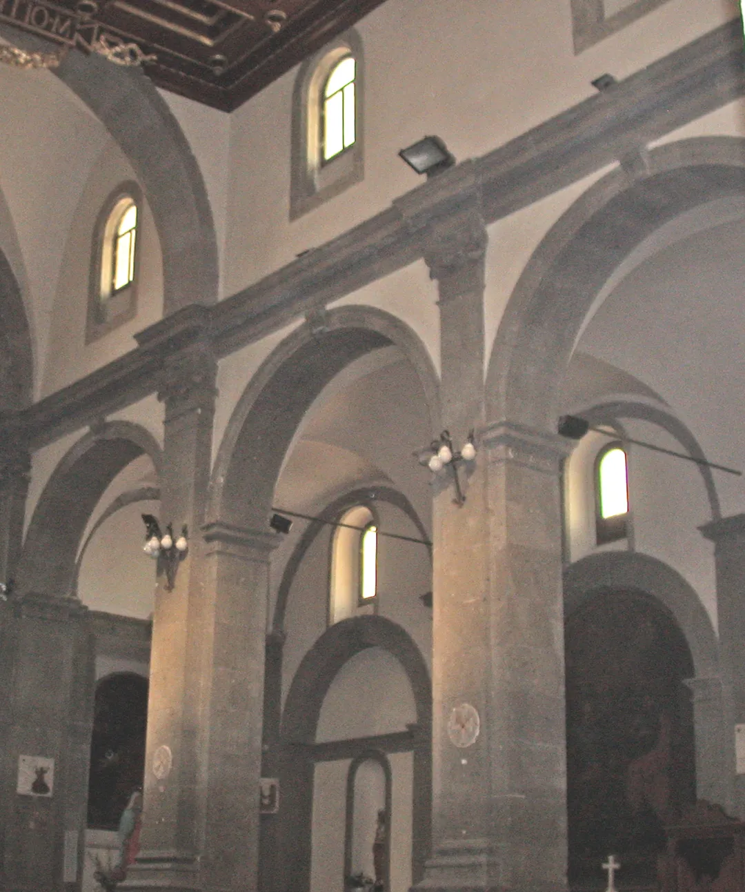 Italia, Regione Lazio, Provincia di Roma, Formello, chiesa di San Lorenzo, interno (navata destra dalla navata sinistra)