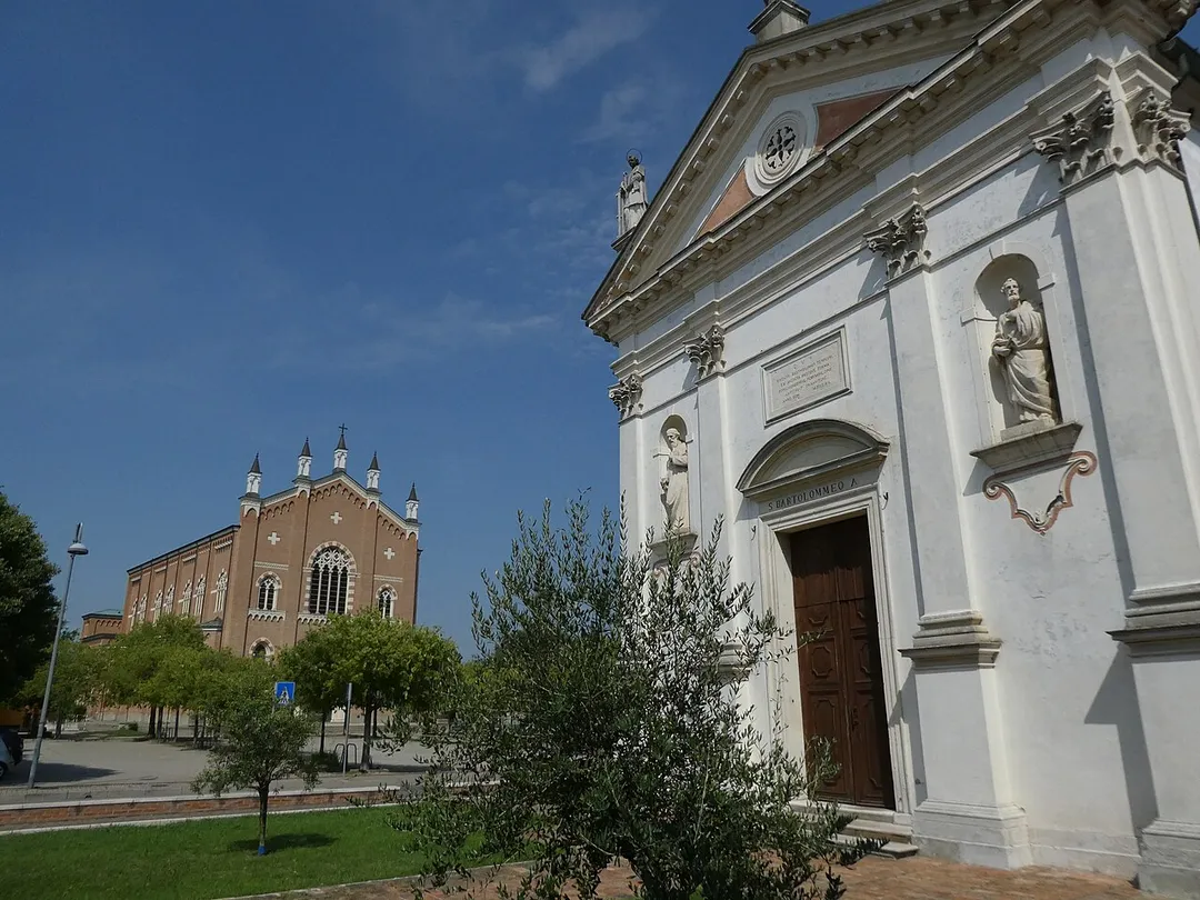 Fossò (Veneto, Italy), the two Saint Bartholomew churches