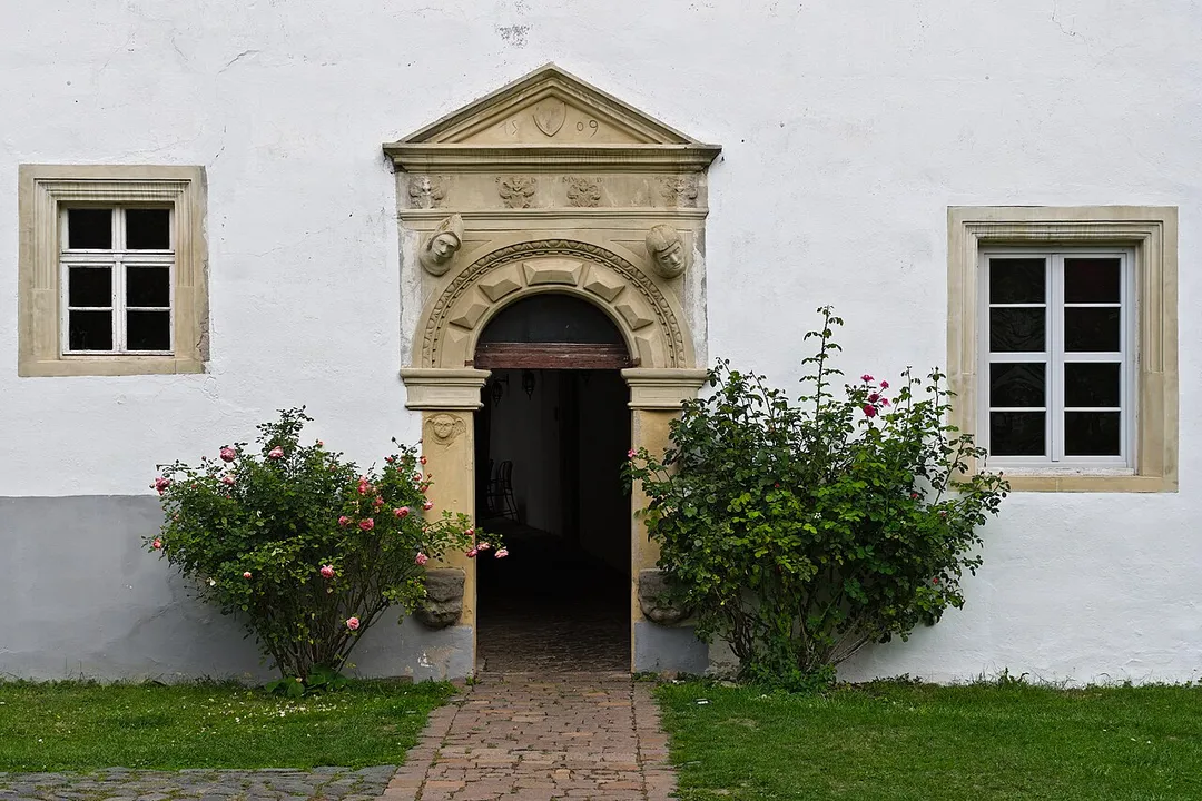 Frankleben Castle: Entrance