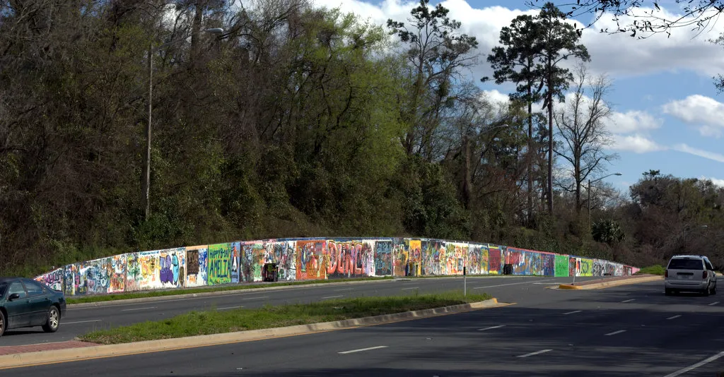 34th Street Wall