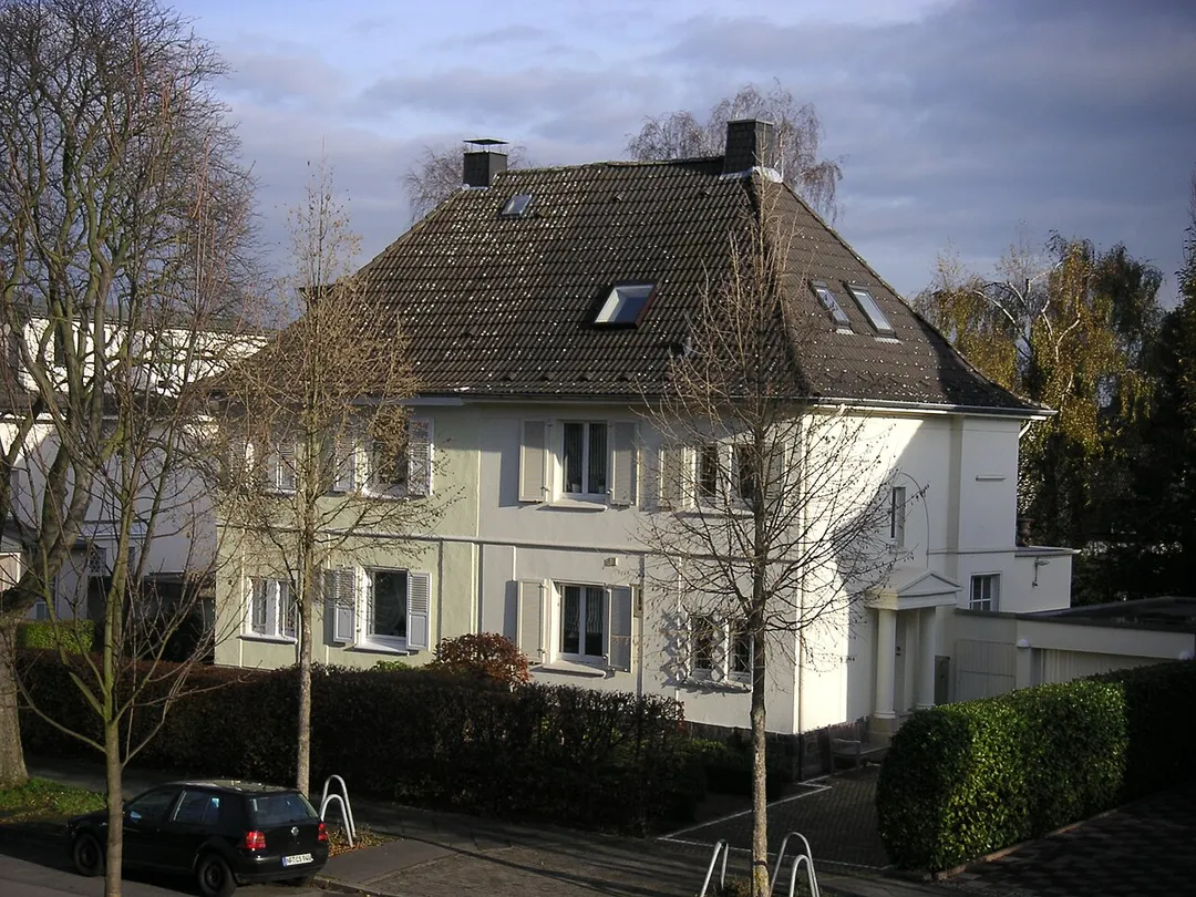 Typisches Wohnhaus in der nördlichen Gartenstadt von Dortmund. Architekt: Paul Lutter.