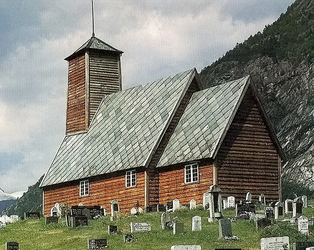 Gaupne gamle kirke
