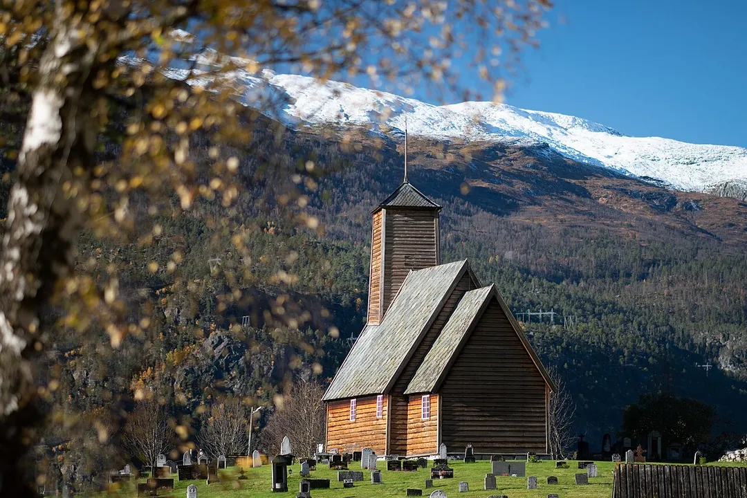 Norsk nynorsk:  Gaupne gamle kyrkje.




This image was uploaded as part of Wiki Loves Monuments 2022.

Afrikaans ∙ Alemannisch ∙ አማርኛ ∙ aragonés ∙ العربية ∙ جازايرية ∙ asturianu ∙ azərbaycanca ∙ Bikol Central ∙ беларуская ∙ беларуская (тарашкевіца) ∙ български ∙ বাংলা ∙ brezhoneg ∙ bosanski ∙ català ∙ čeština ∙ Cymraeg ∙ dansk ∙ Deutsch ∙ Zazaki ∙ Ελληνικά ∙ English ∙ Esperanto ∙ español ∙ eesti ∙ euskara ∙ فارسی ∙ suomi ∙ français ∙ Frysk ∙ Gaeilge ∙ galego ∙ עברית ∙ हिन्दी ∙ hrvatski ∙ magyar ∙ հայերեն ∙ Bahasa Indonesia ∙ Ido ∙ italiano ∙ 日本語 ∙ ქართული ∙ қазақша ∙ 한국어 ∙ кыргызча ∙ Lëtzebuergesch ∙ lietuvių ∙ latviešu ∙ Malagasy ∙ македонски ∙ മലയാളം ∙ Bahasa Melayu ∙ Malti ∙ မြန်မာဘာသာ ∙ norsk bokmål ∙ नेपाली ∙ Nederlands ∙ norsk nynorsk ∙ norsk ∙ polski ∙ português ∙ português do Brasil ∙ română ∙ русский ∙ sicilianu ∙ davvisámegiella ∙ slovenčina ∙ slovenščina ∙ shqip ∙ српски / srpski ∙ svenska ∙ тоҷикӣ ∙ ไทย ∙ Tagalog ∙ Türkçe ∙ українська ∙ اردو ∙ oʻzbekcha / ўзбекча ∙ Yorùbá ∙ 中文 ∙ 中文（中国大陆） ∙ 中文（简体） ∙ 中文（繁體） ∙ 中文（香港） ∙ 中文（臺灣） ∙ +/−









This is a photo of a monument in Norway, number: 84236 in the Norwegian Directorate for Cultural Heritage database.
