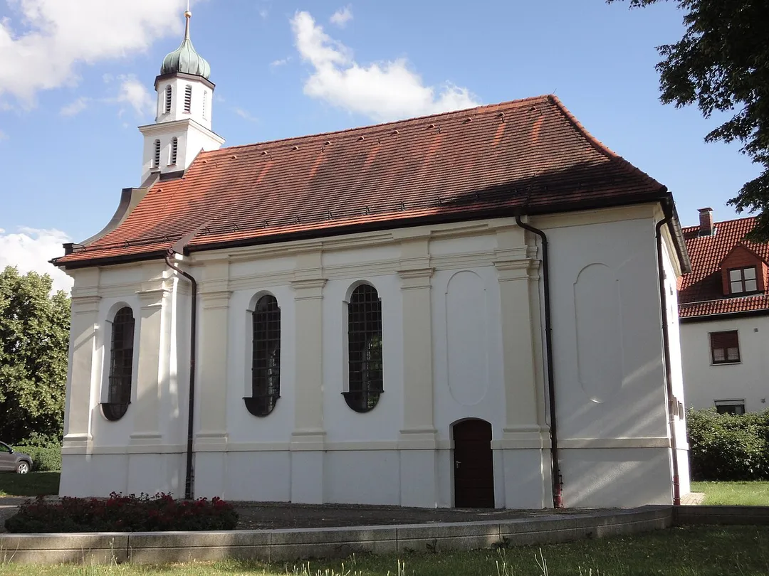 Kapelle St. Emmeran in Gersthofen von Norden, Abendaufnahme