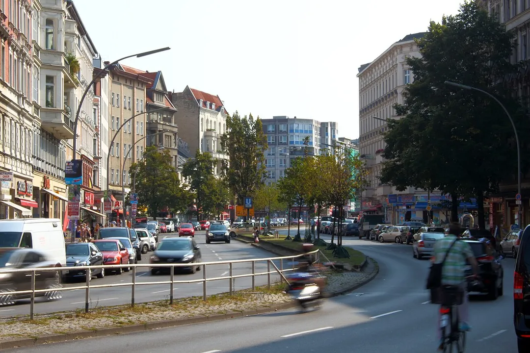 Badstraße Höhe Pankebrücke / Ufer-Hallen, Blick in Richtung U Pankstraße