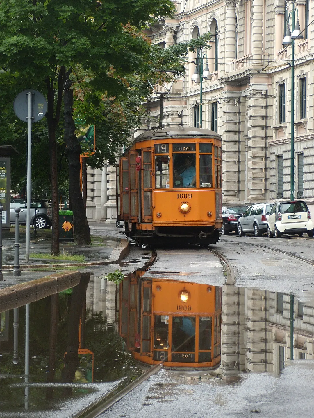 1609 in piazza Castello, a Milano