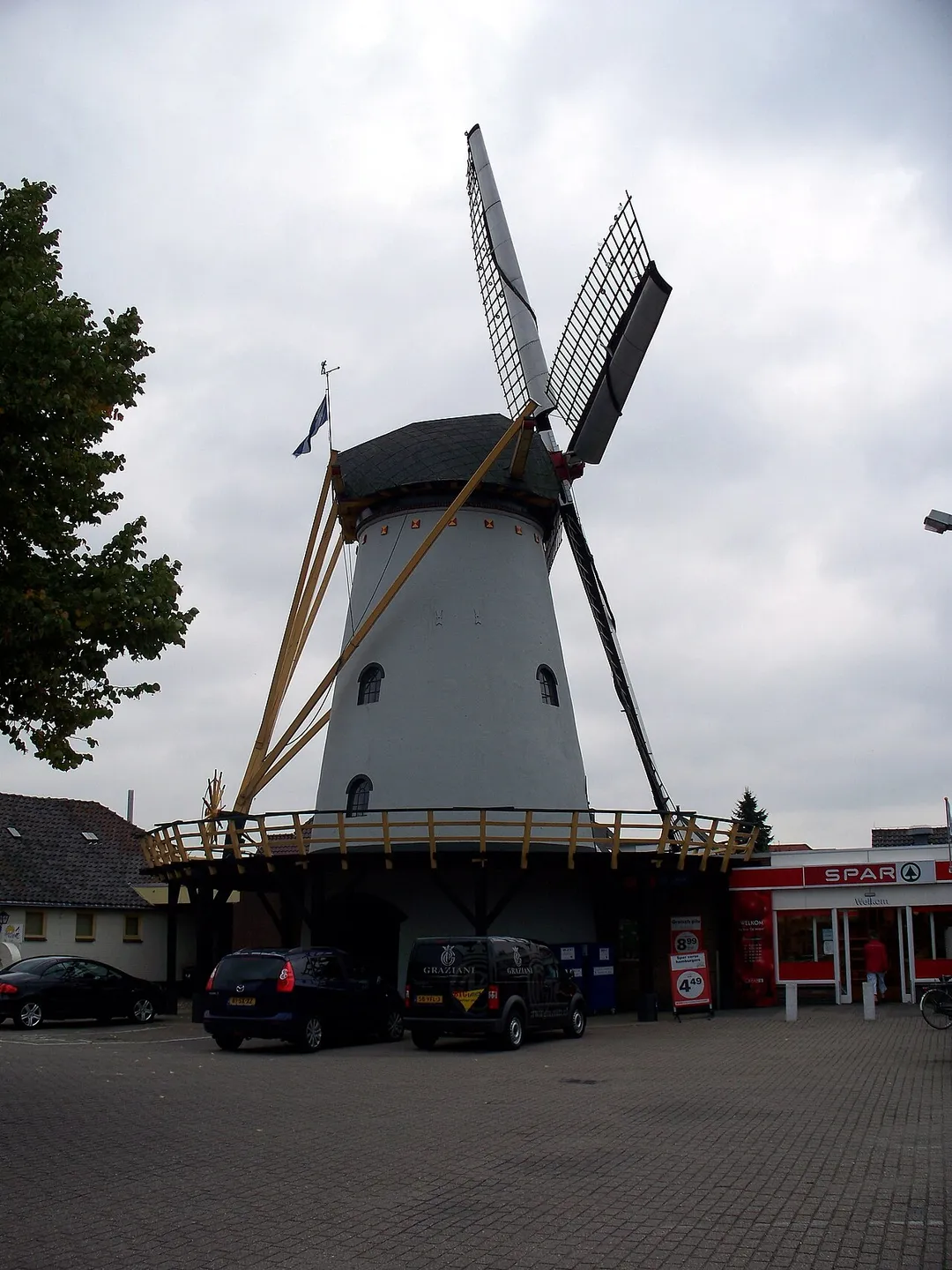 Molen De Hoop te Giesbeek, Meentsestraat
