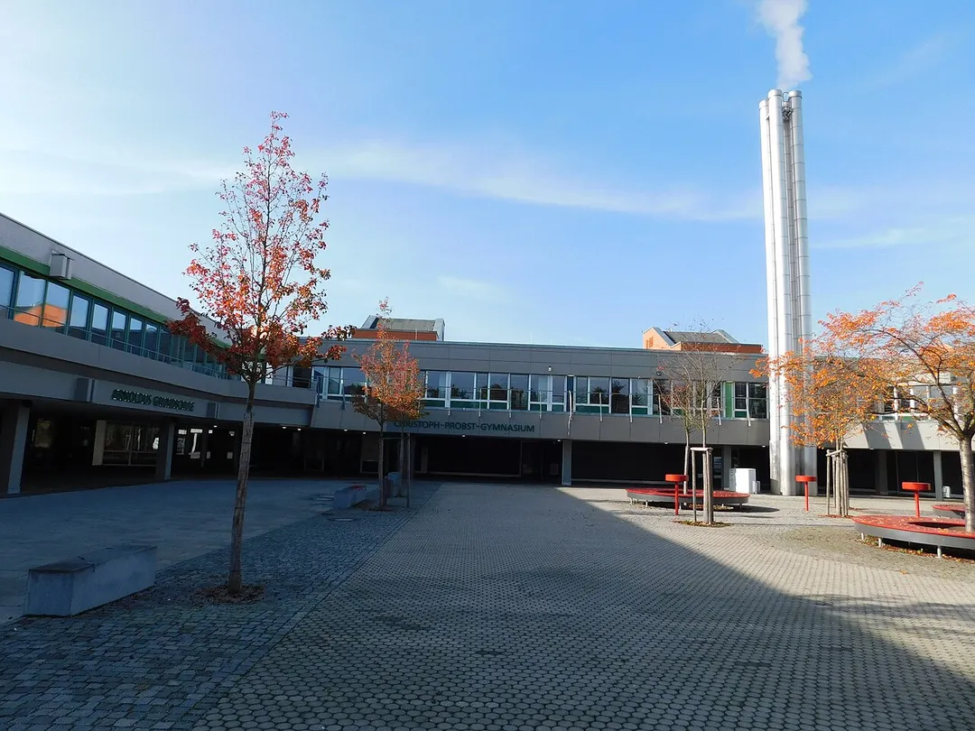 Christoph-Probst-Gymnasium Gilching Bayern Deutschland Haupteingang.