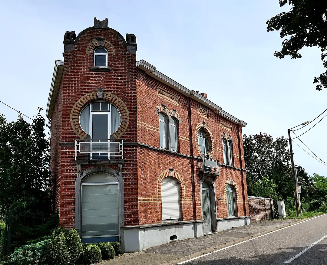 House with art nouveau elements in Beauduinstraat 15 in Gingelom (Belgium)