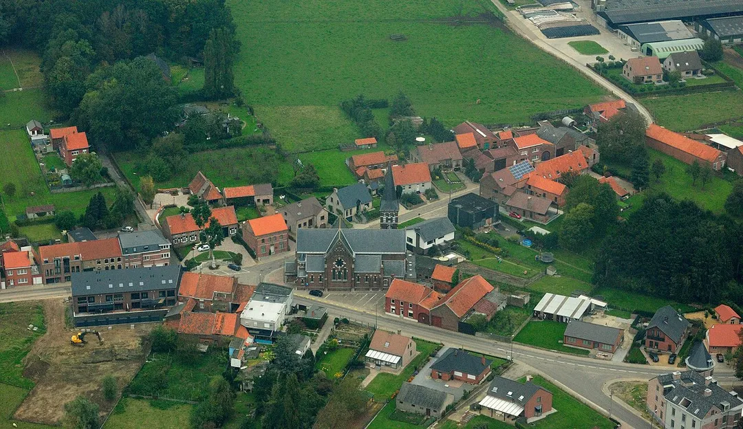 Aerial view from the South towards the old centre of Glabbeek, Belgium. Nikon D60 f=55mm f/9 at 1/320s ISO 800. Processed using Nikon ViewNX 1.5.2 and GIMP 2.6.6.