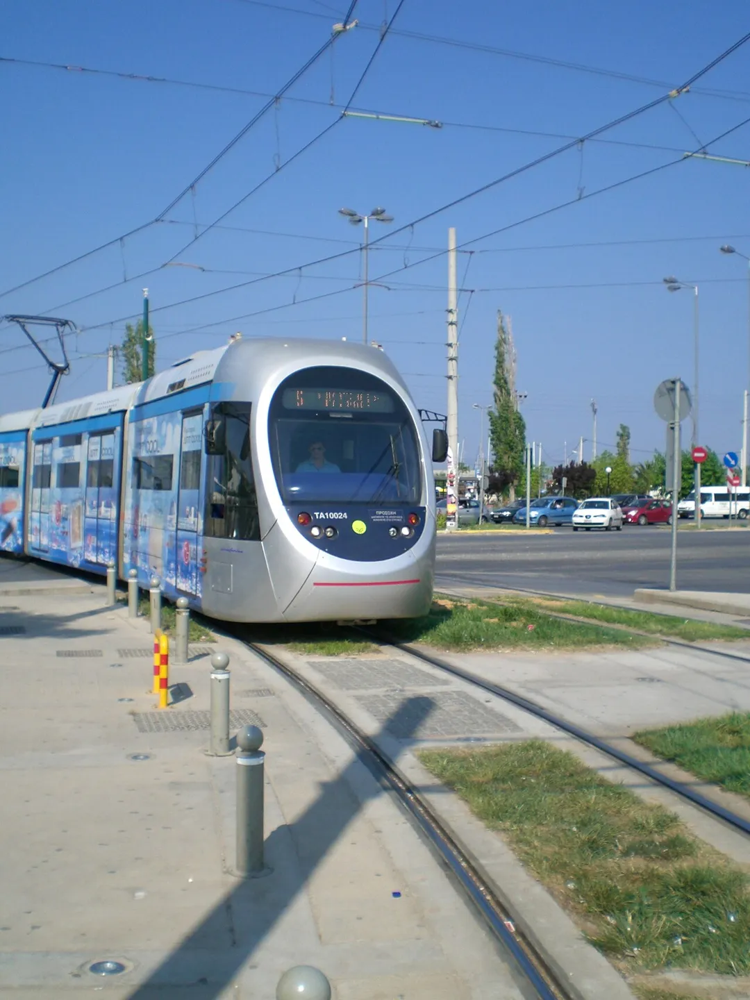 Tram that runs all along the Athens coastline towards the southern suburb of en:Glyfada (Greek: Γλυφάδα).