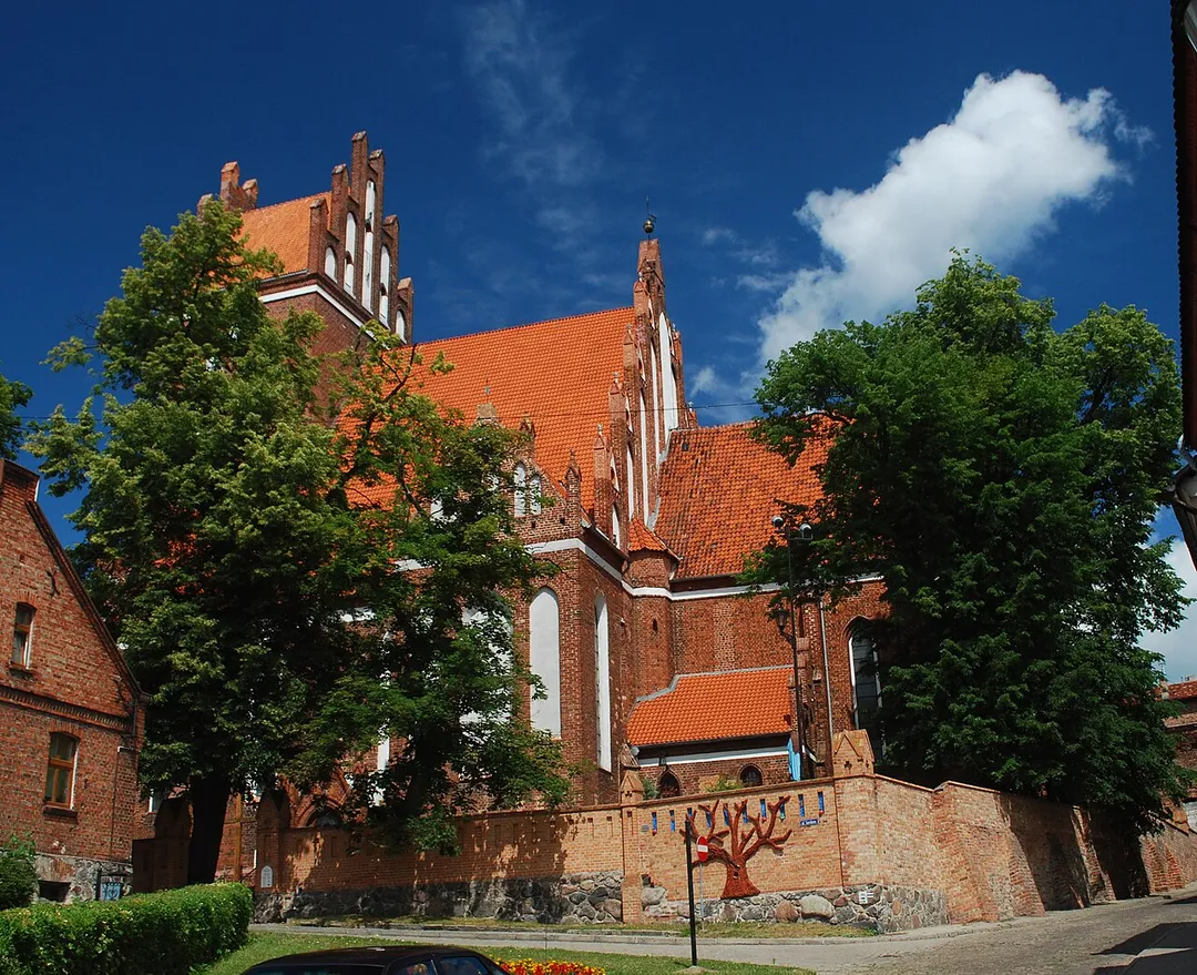 Kościół św. Mikołaja w Gniewie, widok z ul. Sambora.