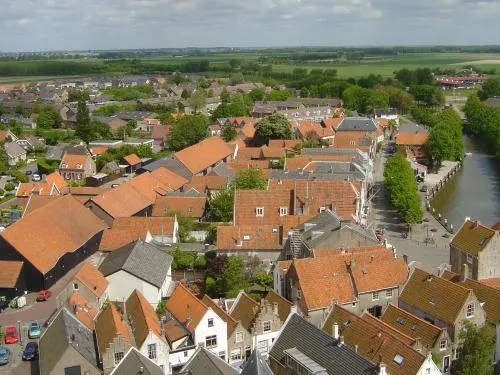 Uitzicht op woningen in Goededereede van uit de toren