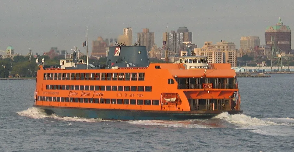 Staten Island Ferry (Manhattan bound). Image taken by User:Dschwen on September 15th 2004.