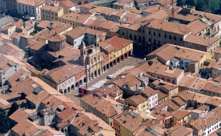 Guastalla (provincia di Reggio Emilia): piazza Mazzini, veduta aerea
