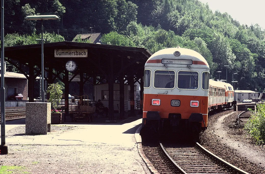 Wendezug der Citybahn Köln im Endbahnhof Gummersbach