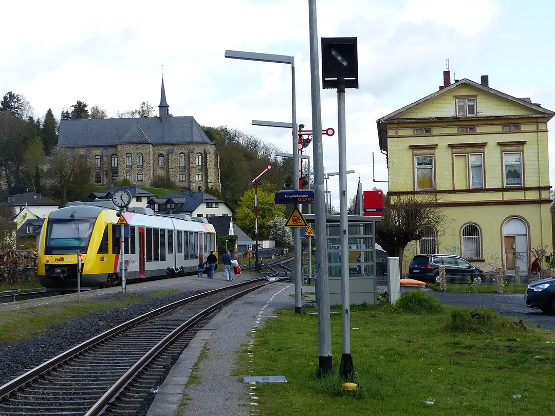 HLB-Triebwagen im Bahnhof Hadamar