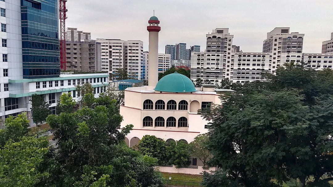 Hajjah Rahimabi Mosque was built in 1984 and named after Hajjah Rahima Bee, the main benefactor of the mosque.