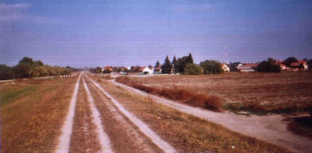 Dirt road on a stone-earth flood protection embankment, Halásztelek, Hungary