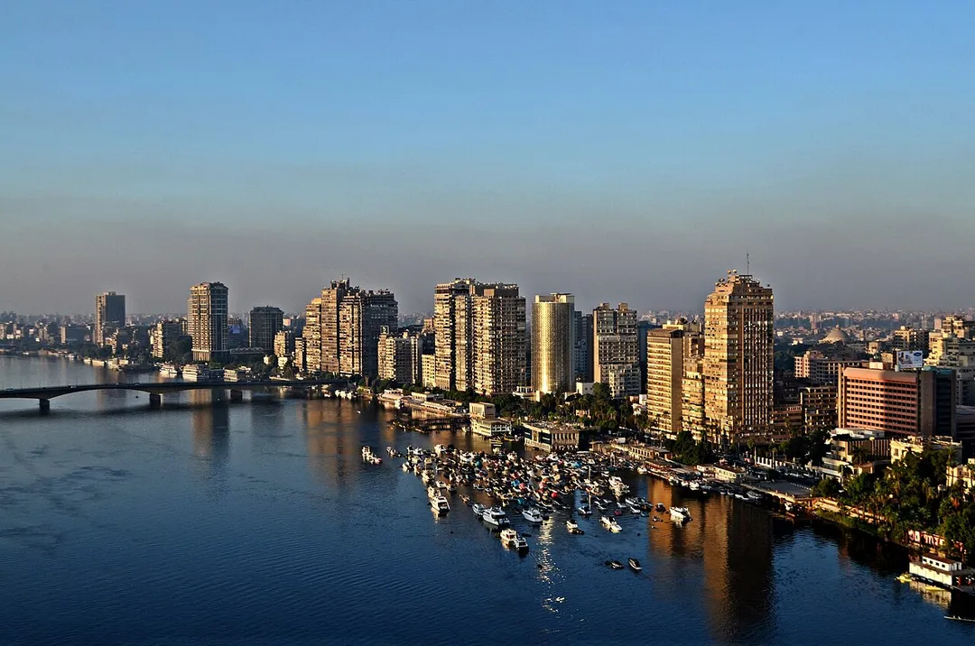 مدينة الجيزة على نهر النيل، مصر