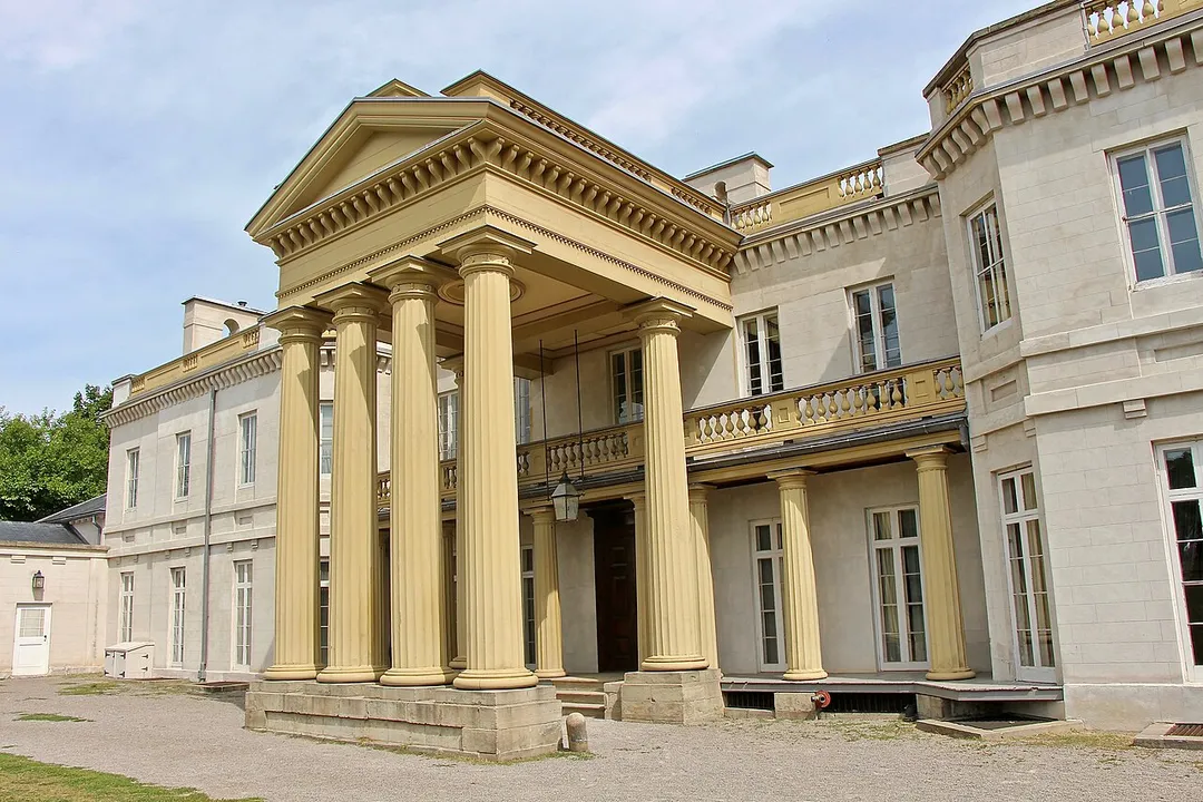 Dundurn Castle, 610, York Street, Hamilton, Ontario, L8R, Canada.