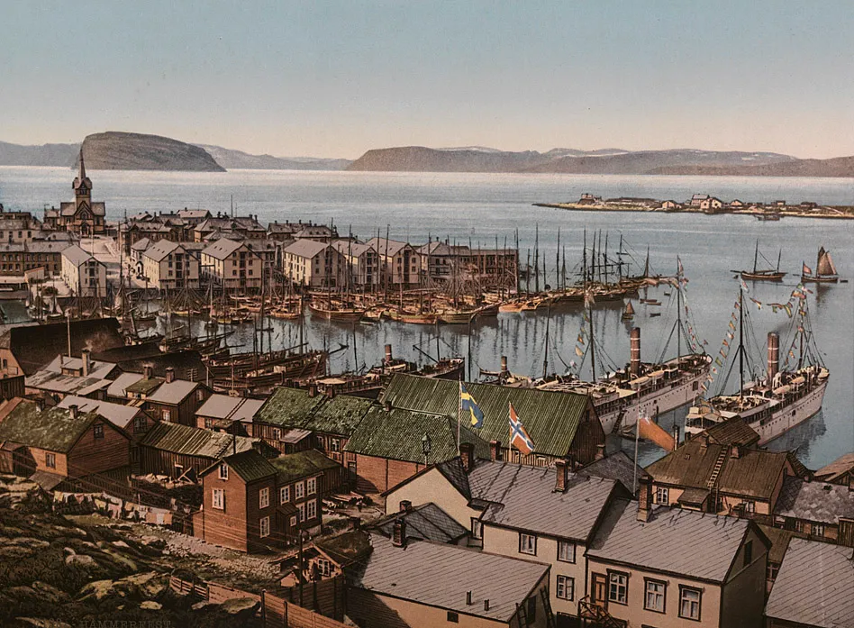 Tittel / Title: 7138. Hammerfest
Dato / Date: ca 1890-1900
Fotograf / Photographer: ukjent / unknown
Sted / Place: Finnmark, Hammerfest
Eier / Owner Institution: Nasjonalbiblioteket / National Library of Norway
Lenke / Link: http://www.nb.no

Bildesignatur / Image Number: bldsa_FA0701