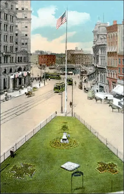 Veteran's Park in Syracuse, New York about 1900 - Later renamed to Hanover Square