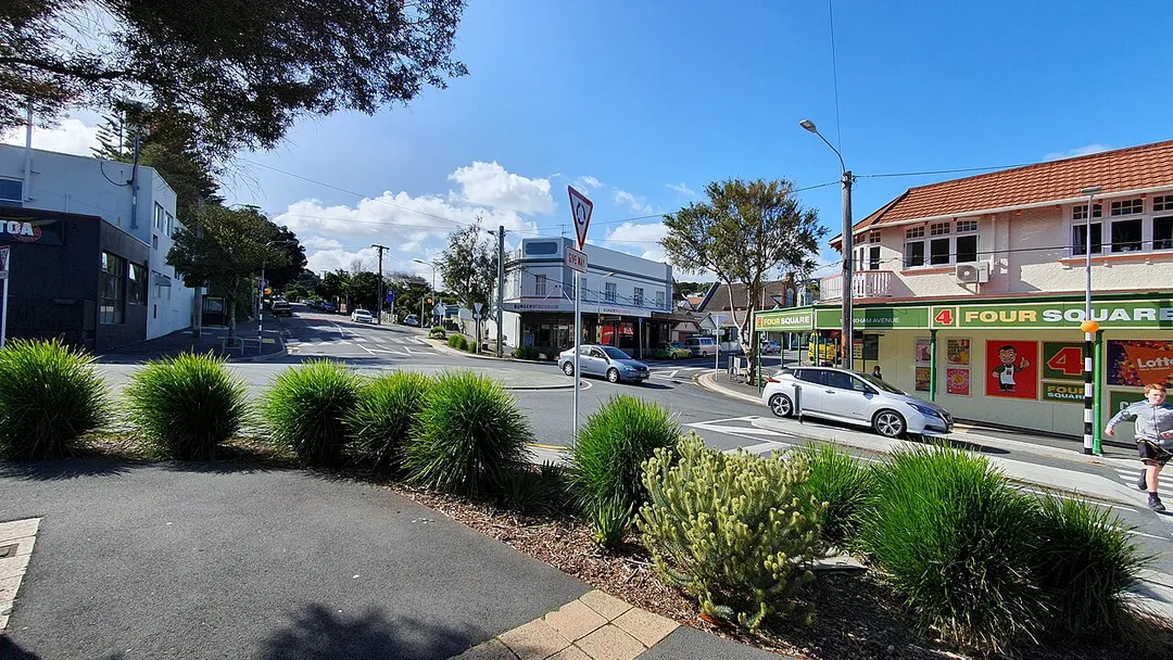 Intersection of Moxham Ave, Hataitai Road and Waitoa Road, in the suburb of Hataitai