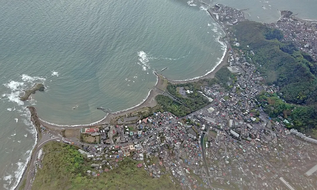 一色海岸および葉山御用邸周辺の空撮