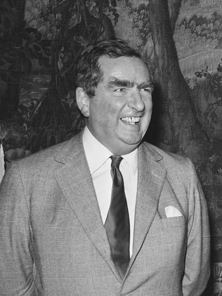 Goudconferentie ministers van Financien van de EEG-landen Zeist; v.l.n.r. Denis Healey , Helmut Schmidt en Duisenberg