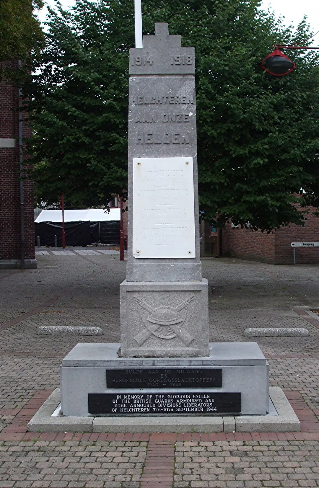 war memorial in Helchteren