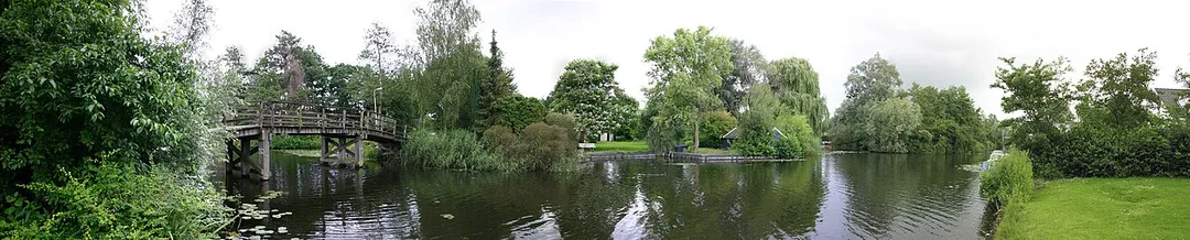 the river Waal at Hendrik-Ido-Ambacht